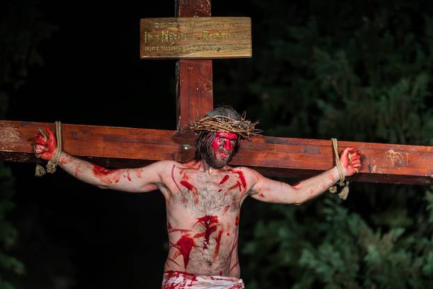 Imotski: Uprizorenje 24. Žive slike Muke Isusove