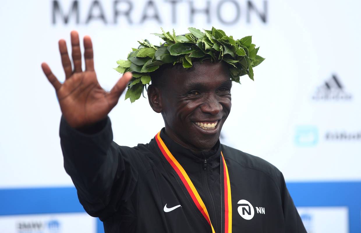 Kipchoge srušio svjetski rekord u maratonu za čak 78 sekundi!