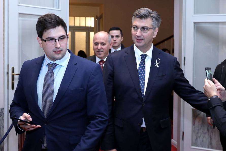 Zagreb: PlenkoviÄ se obratio medijima nakon rasprave o proraÄunu RH za 2019.
