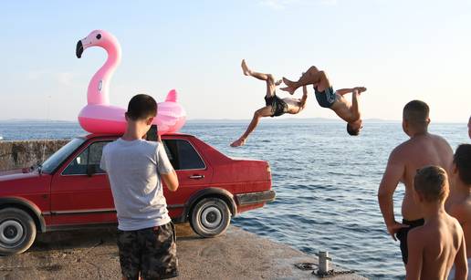 FOTO Nevjerojatne scene s Vira: Nema skakaonice? Dofuraj auto