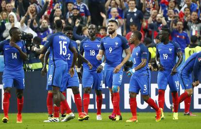 Goropadna Francuska 'razbila' Island: Sedam golova u Parizu