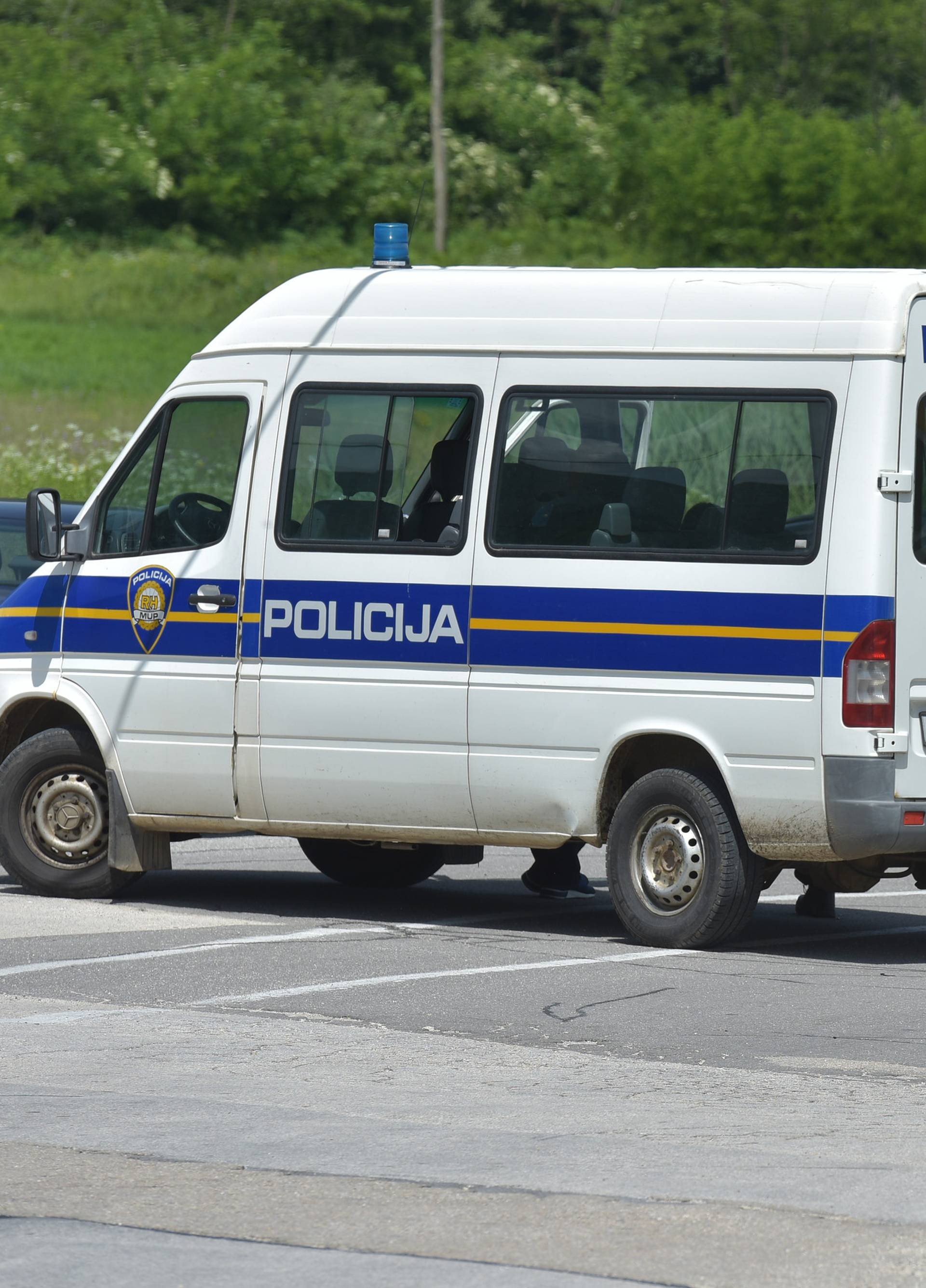 'Jurio je na policajce i pokušao ih pregaziti. Morali su pucati...'