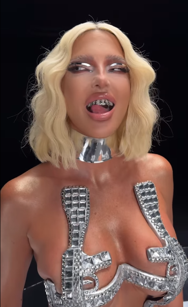 Karleuša objavila fotku: Ovdje imam 14 godina. Lagala sam  da je 18 da mogu na izbor za miss!