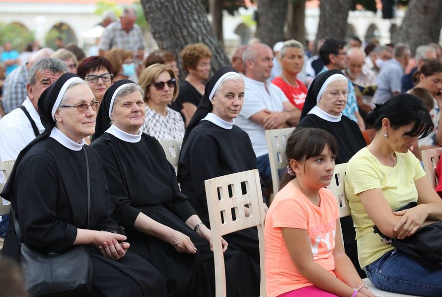 Vrpolje: Uz poštivanje svih epidemiolških mjera obilježen blagdan velike Gospe
