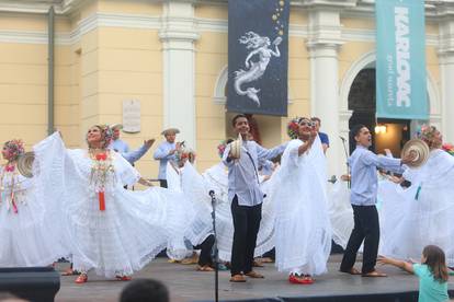 Skupine iz Slovačke i Paname zaplesale na Međunarodnom festivalu folklora u Karlovcu