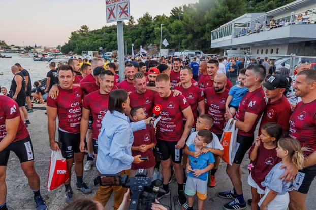 Ploče: Pobjednici ovogodišnjeg Maratona lađa je ekipa iz Zagreba