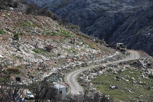 EKSKLUZIVNO Evo gdje su na Velebitu &Scaron;inceki odlagali otpad