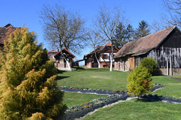 Podravske Sesvete: Umjetnička etno kuća Luka