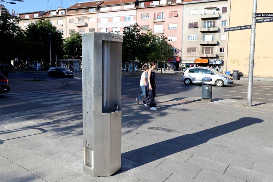 Zagreb: Na Kvaternikovom trgu postavljena javna česma
