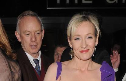 J.K. Rowling ispadale grudi jer je imala preusku haljinu