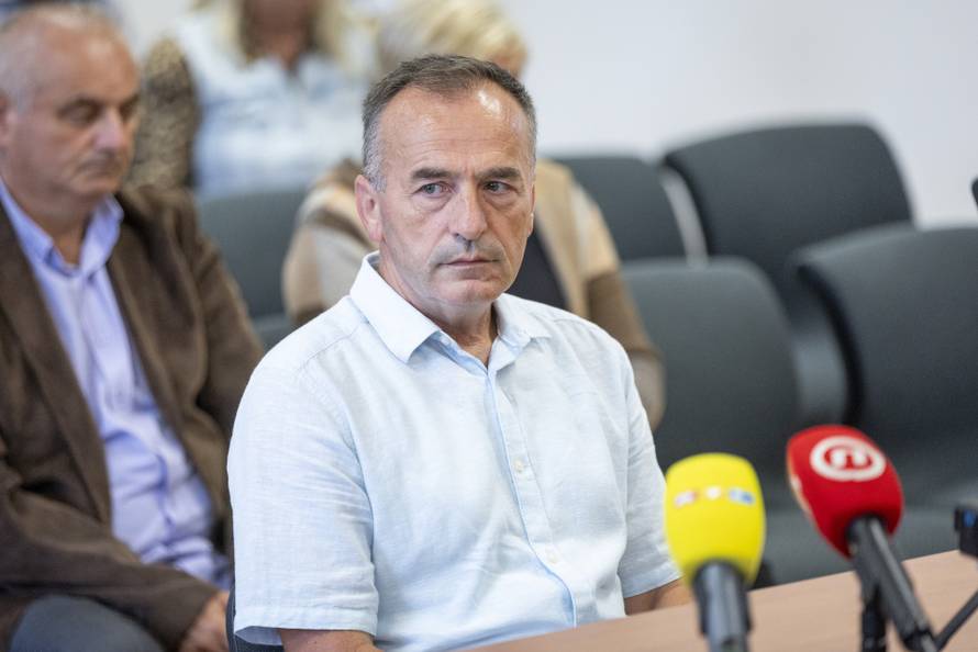 Osijek: Nastavljeno suđenje Damiru Dekaniću