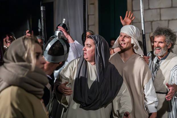 Imotski: Uprizorenje 24. Žive slike Muke Isusove