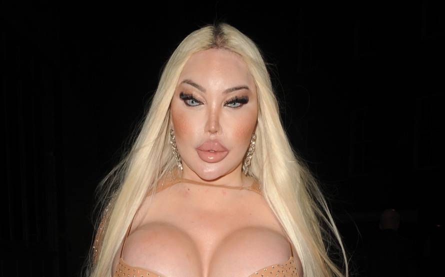 Jessica Alves at Sexy Fish