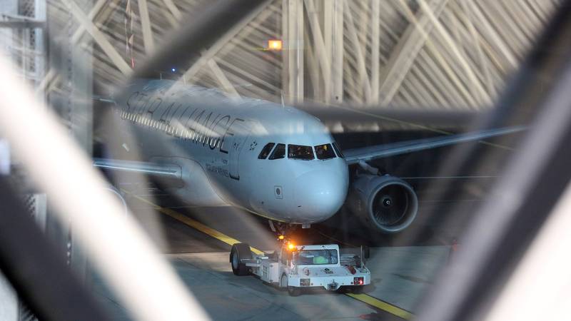 DIVLJAJU CIJENE Aviokompanije zbog skupljeg goriva dižu cijene karata. Ugrožen je i Dubrovnik