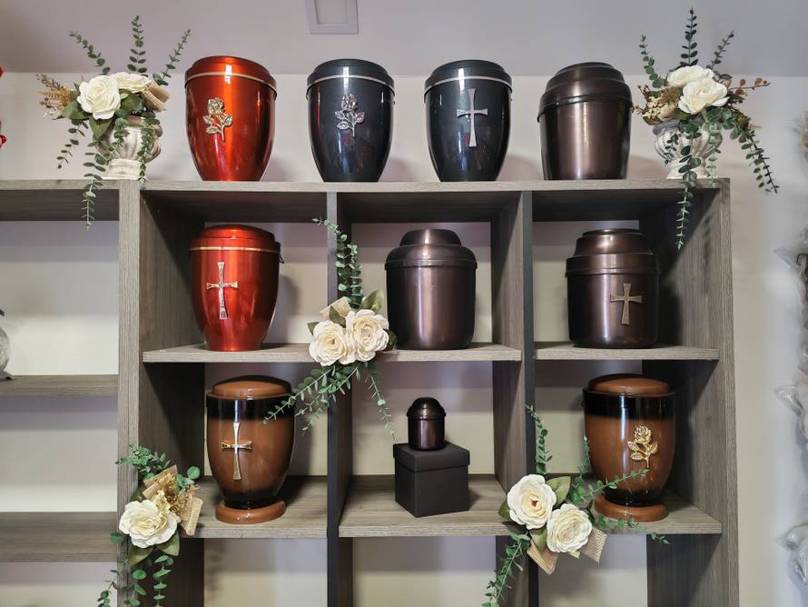 Prijevoz pokojnika bez stresa: kako organizirati povratak voljene osobe doma