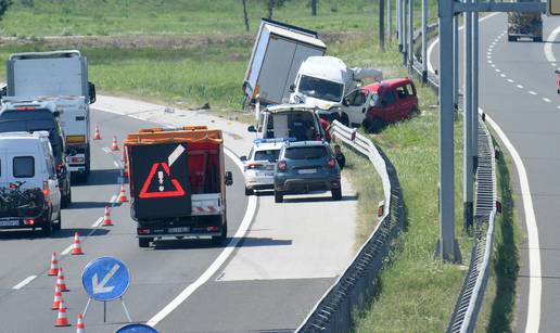 FOTO Kaos na zagrebačkoj obilaznici: Teška nesreća kod Ikee, hitna odvezla troje ljudi