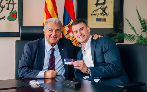 NOVI KATALONAC Livaković grlio oduševljenog predsjednika Barcelone. Pogledajte fotke!