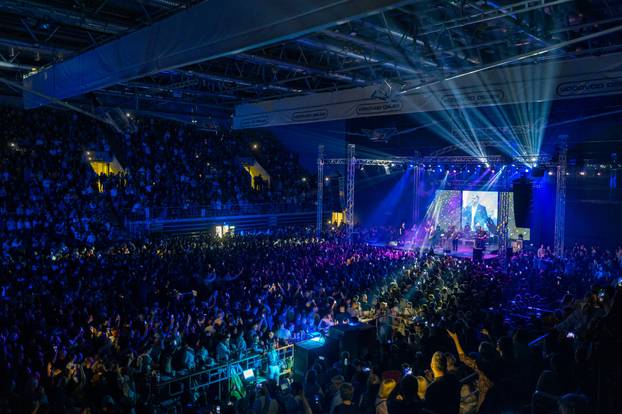 Osijek: Koncert Halida Bešlića u dvorani Gradski vrt