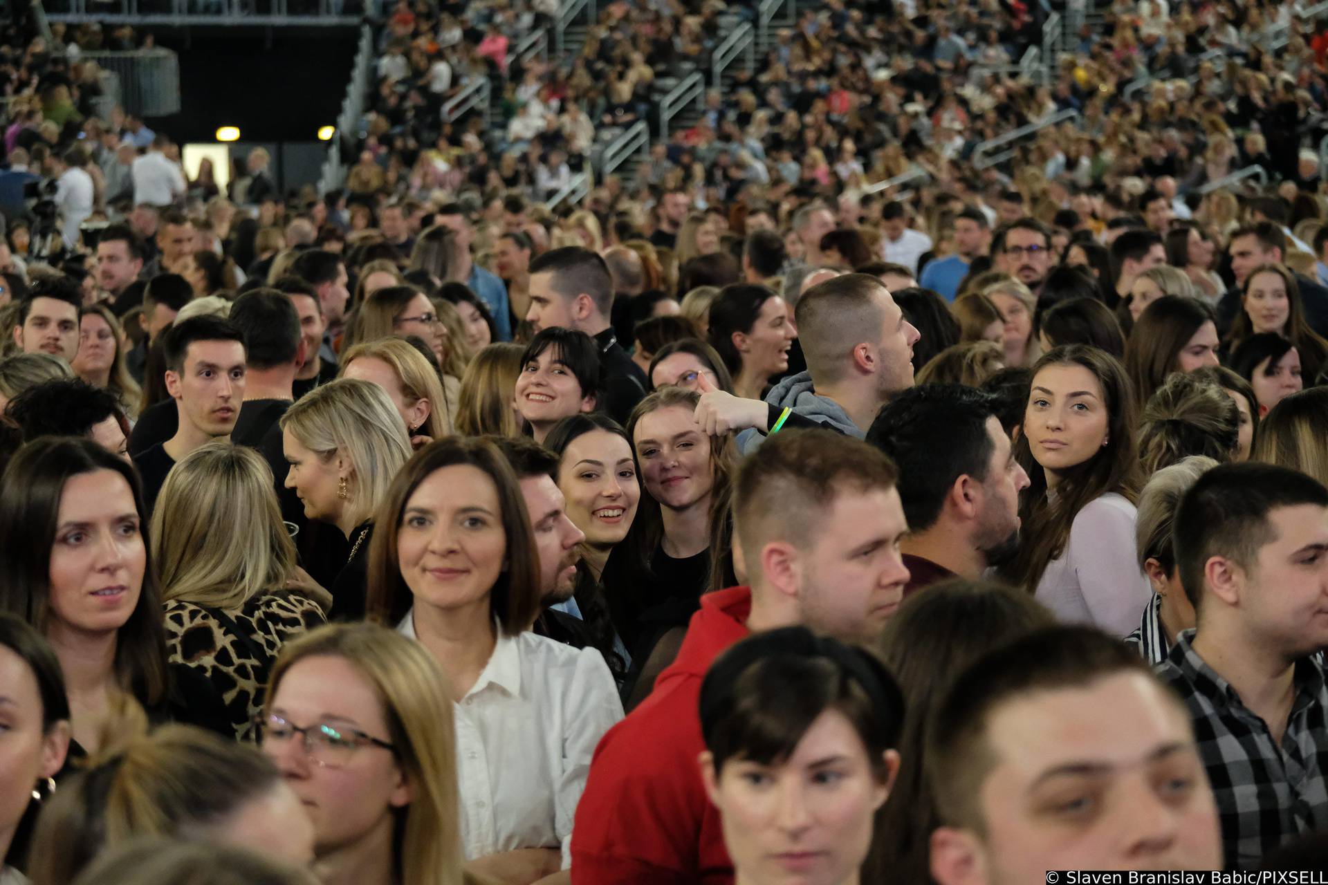 Graši se na pozornici pridružio Tonči: 'Ovo je familijarna večer'