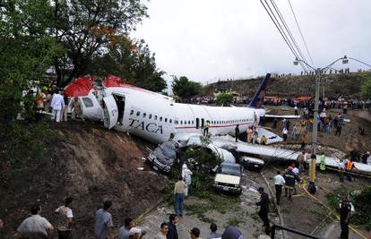 Honduras: Avion iskliznuo s piste, najmanje 7 mrtvih