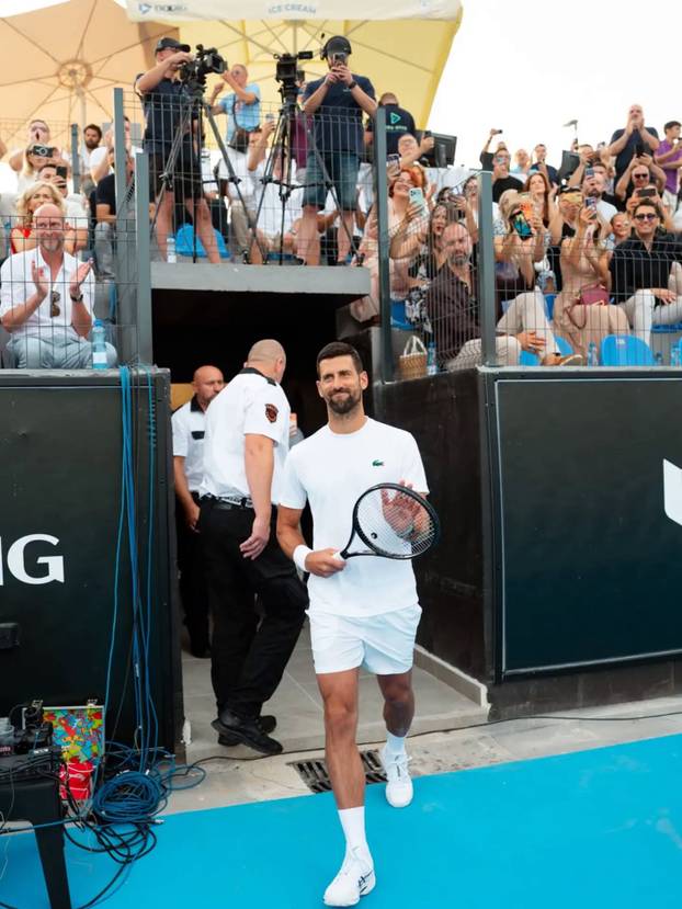 FOTO Novak Đoković pjevao i 'prosvjedovao' u Međugorju: Kumovi žele dovesti i ATP turnir