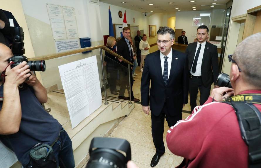 HDZ-u i SDP-u  po 4 mandata: Ovih 12 ljudi ide u Bruxelles!