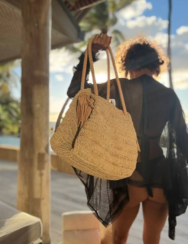 FOTO Odmara na Fidžiju: Halle Berry u mini bikiniju pokazala savršeno isklesanu guzu