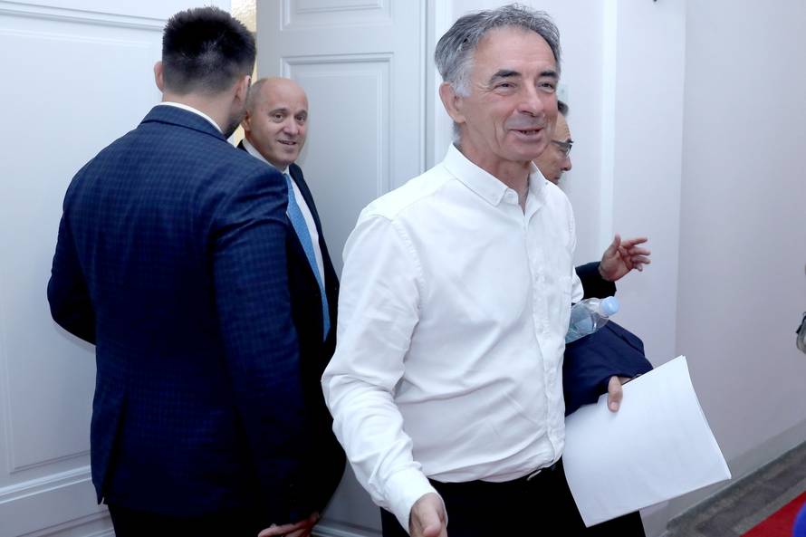 Zagreb: Pupovac i BatiniÄ sastali se s BaÄiÄem i Reinerom u Klubu zastupnika HDZ-a