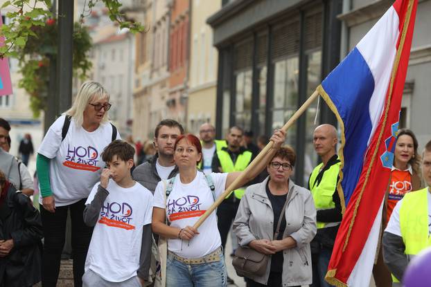 Rijeka: Održan Hod za život, pratili ih prosvjednici