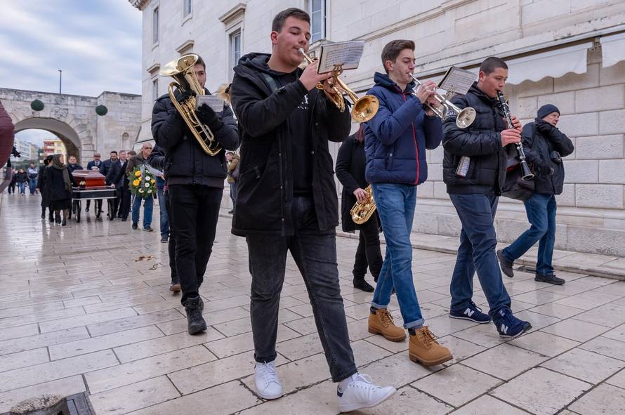 Zadar: Ričard na vijeće došao u lijesu: "Doša sam javiti da sam živ i da ja dolazim kad su pare u pitanju"