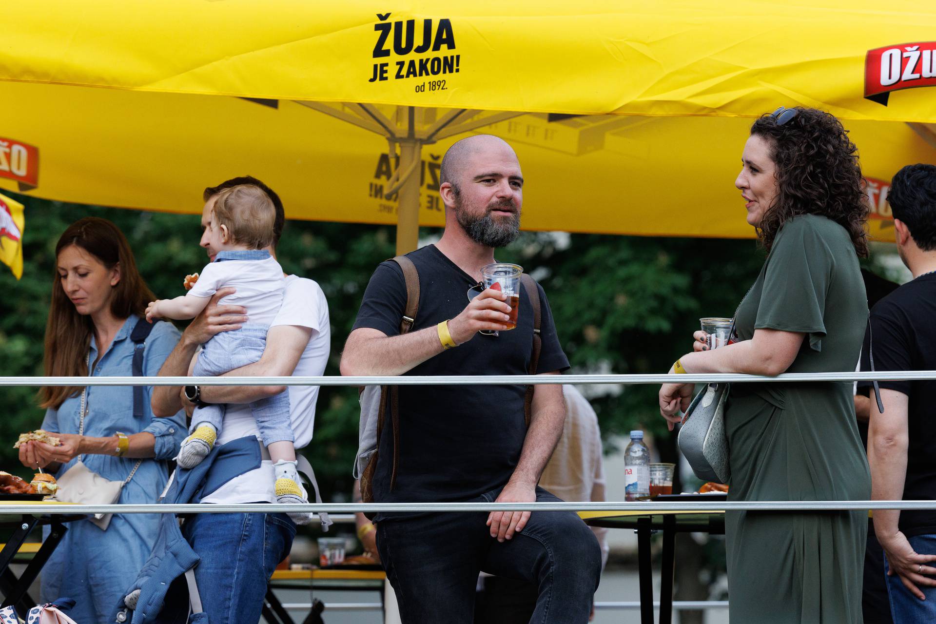 Zagreb: Bendovi uz pljusak zabavili okupljene na Žujinoj rođendanskoj turneji