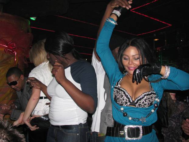 ARHIVA - 2008. Zagreb: Pjeva?ica Lil Kim partijala u narodnja?kom klubu Ludnica