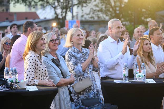Zagreb: HNK završio kazališnu sezonu koncertom "Devedesete – godine koje pamtimo"