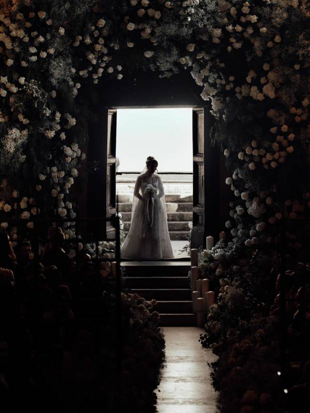 Varao ju je i silovao drugu, ona ga nije puštala. Vjenčali su se u Vatikanu. Conor objavio detalje