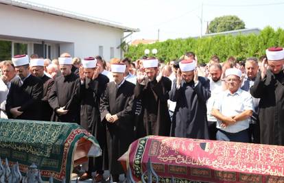 Tuga u Gradačcu! Stotine ljudi na oproštaju od oca i sina koje je ubio Nermin Sulejmanović