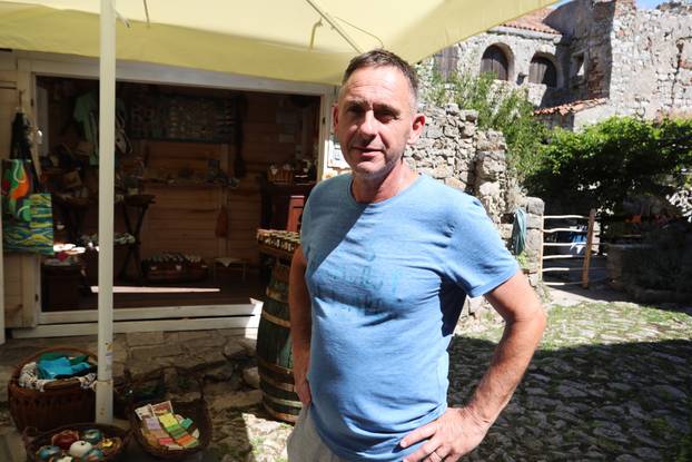 Lubenice, mjesto na Cresu s dva stanovnika