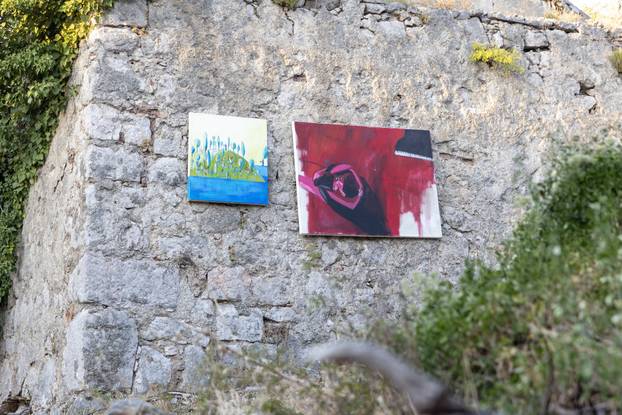 FOTO Karlobag zasjao u znaku mode i glazbe: Duchess revija i koncert Nine Badrić na Fortici