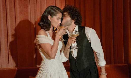 Selena Gomez pokazala sve tri vjenčanice, ali i neobični detalj koji je mnoge iznenadio