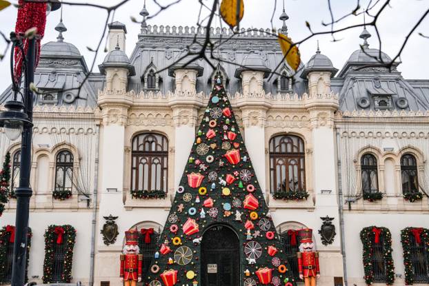 FOTO Najbolji i najraskošniji u Europi! Pogledajte kako izgleda čarobni Advent u Rumunjskoj
