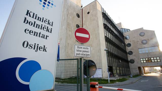 Osijek: Ulaz u KBC Osijek dozvoljen samo kroz trijažni šator