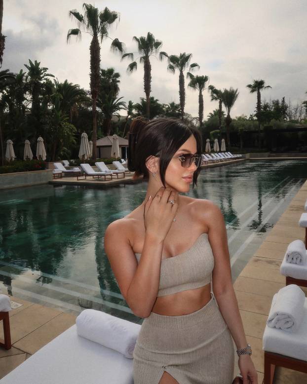 FOTO 'Mostarska Kardashianka' u haljini koja spaja Hrvatsku i BiH: 'Dvije nacije, jedna ljubav'