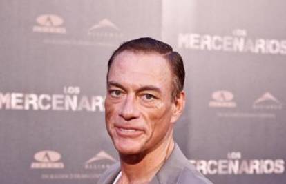 Van Damme se usred intervjua naljutio pa je otišao na toalet