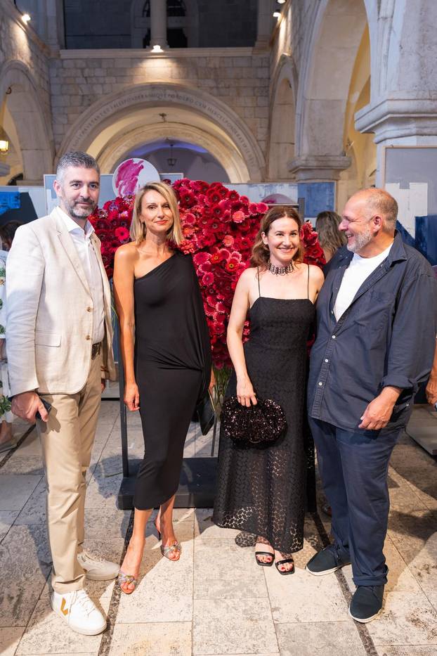 Dubrovnik: Saša Šekoranja otvorio izložbu svojih radova u atriju palače Sponza
