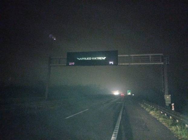 FOTO Podrška Vatrenima pljušti sa svih strana, pa i na autocesti