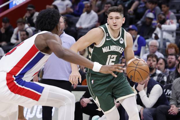 NBA: Milwaukee Bucks at Detroit Pistons