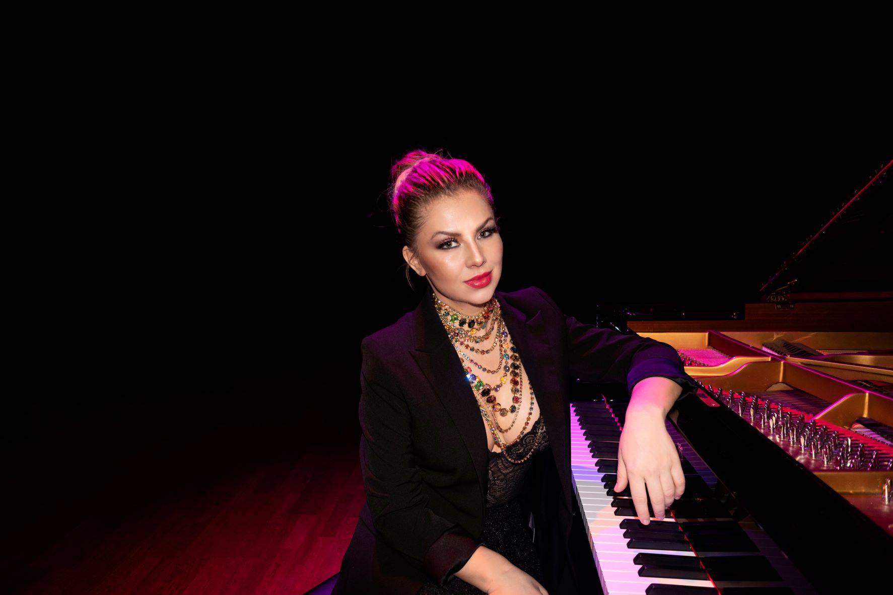 Crossover pijanistica Andrijana Arlen predstavlja album „Meet me on Christmas“