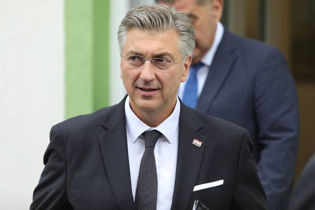 Beli Manastir: Andrej Plenković sastao se s Robertom Jankovicsem i izvršnim predsjedništvom Demokratske zajednice Mađara Hrvatske