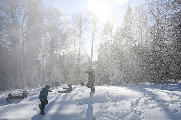 Sunčano novogodišnje jutro na Sljemenu