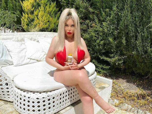 FOTO Mračna strana ovih 'živih' Barbika! Infekcije im 'jedu' kožu i misteriozno umiru. Evo zašto