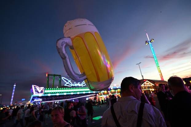 Oktoberfest opens in Munich